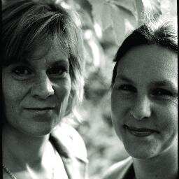 Pia Villför Larsson och Maria Eliasson twittrar med fokus på möten, facilitering, gruppdynamik och annat som berör ledarskap.