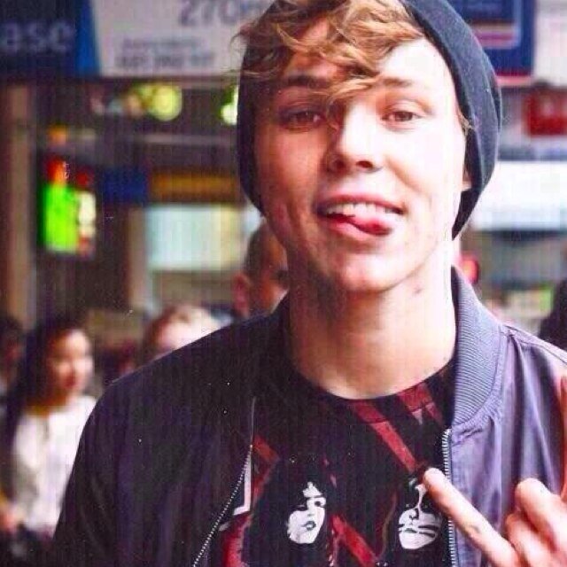ashtonyehyeh's profile picture. Auditioned for an ashton follow once... Still waiting for my call back