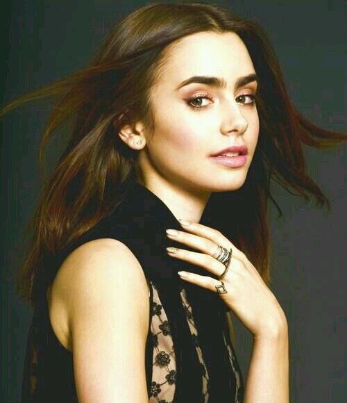 I really love lily collins and books