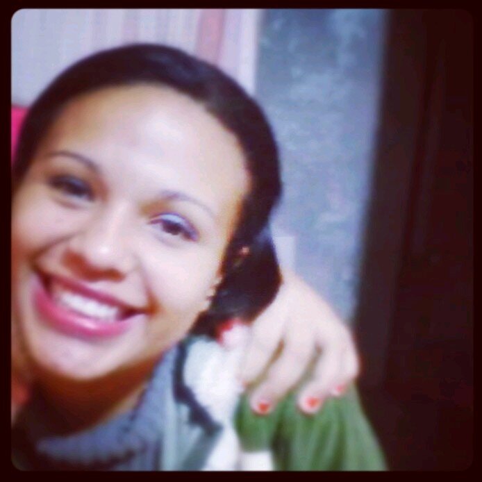 Mayara, 17 anos, virgiriana. Chata, preguiçosa, bipolar, ciumenta, timida  .  Amo muito a best @_ingridmd