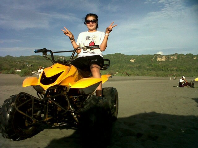 Begitu...beratcoba2n hidup mau mnjadi seorang  bidan:(:(...