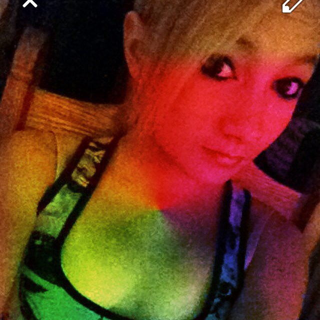 i loving my life.AHA not but im living a good life i guess..but lov my boyfriend dravin