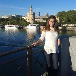 La vida es corta... sonríele a quien llora, ignora a quien te critica y sé feliz con quien te importa enamorada de mi príncipe aitor!