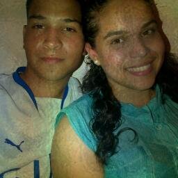 No Somos desconocidos, Solo Amigos que aun no se han tratado.