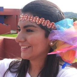 Futura economista, salvadoreña de nacimiento y de corazón, con una nueva visión de la realidad, tranquila y única!