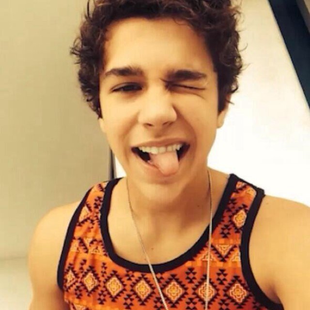 You just got a free follow go follow @MahonesTumblr Now Now Now