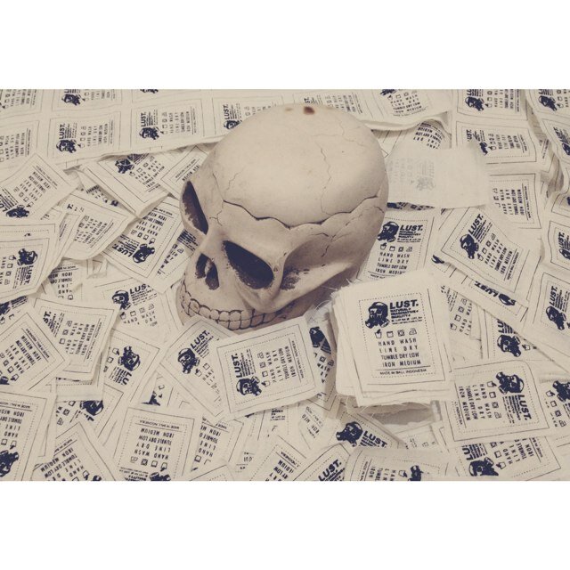 In LUST We Born ! | natural and imaginative quality | Instagram : @lustgram | tumblr : http://t.co/0bovPEbzRO | Cp : 081933109002