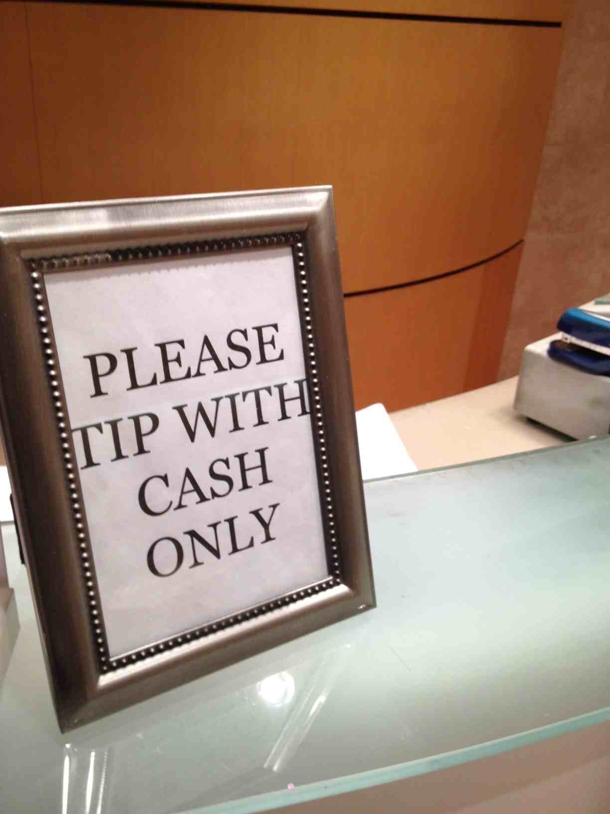 Restaurant friends PLEASE JOIN!! Eating out tonight? Had good service? Tip in cash, not card to ensure your server gets it :)