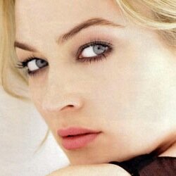Jeanne-Antoinette Poisson, my friends call me Reinette. I once held the heart of a King. Out of my time in search of my lonely angel. (#DoctorWho RP)