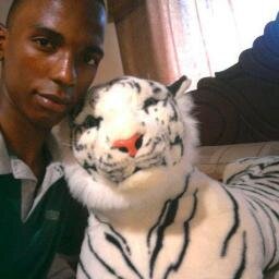 Antes de juzgarme por mis tweets, deténgase a pensar y dese cuenta de que si yo fuera todo lo que usted lee, probablemente estaría preso y no twitteando. Licey!