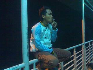 Cewek cuek itu yg bikin gua penasaran :P