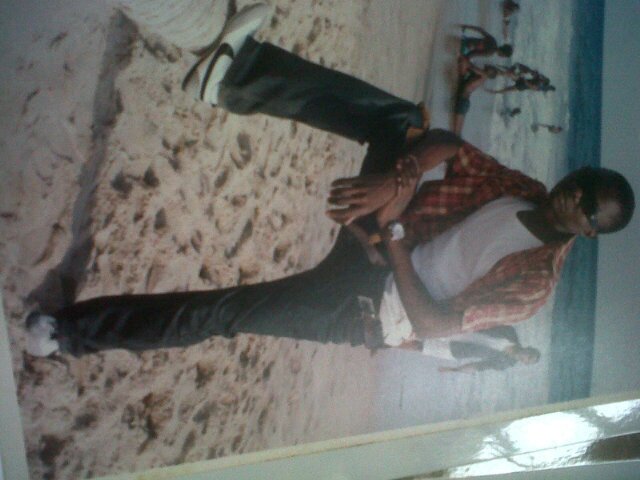 Male, 5.2fit, love music and reading, Love the word of God. Fashion designer, live to Love others,hate any form of bad manners. Always happy