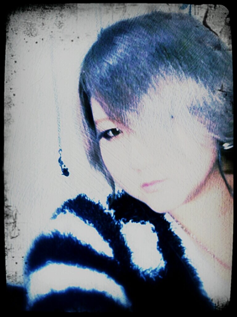 90line!!J-rock⇔V-rock☆大好きです!!http://t.co/CXGVBcNyLn BLUE.ナノ.ラルク.the GazettE.root five.