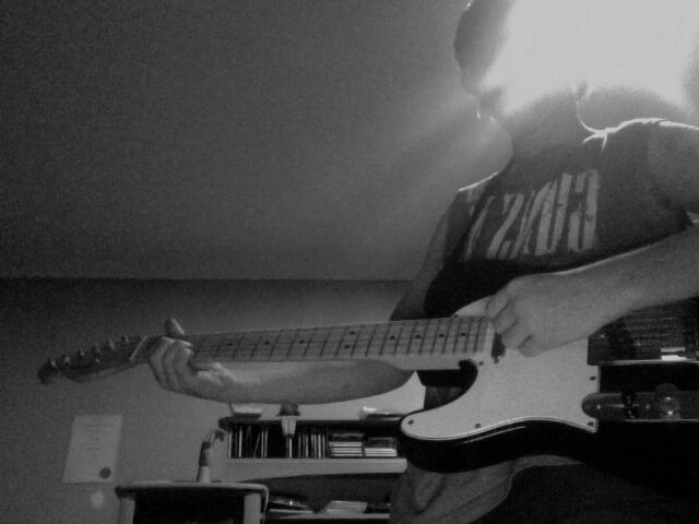 robotchicken157's profile picture. I'm 15, i play the guitar/piano/drums, i like rock music.