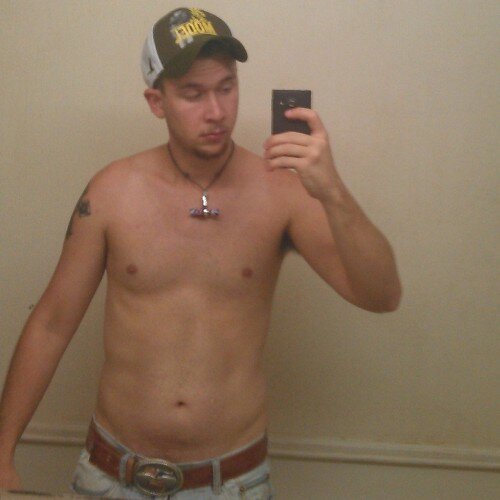 Name: Danny Ray Age: 24 Facebook: dannyray1989@hotmail.com Text: (870)270-0667 Kik: dannyray1989 Follow me and I'd follow back!!!