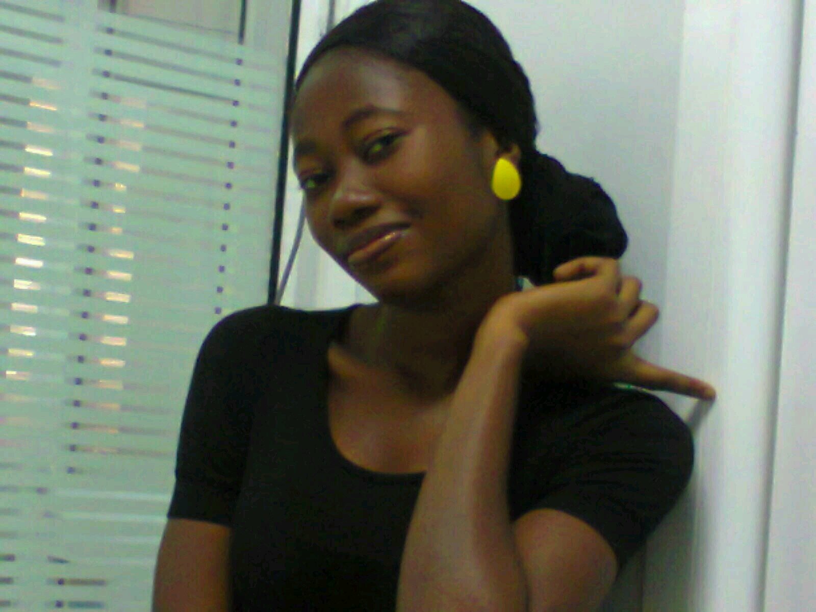 Ewurasi2's profile picture. 