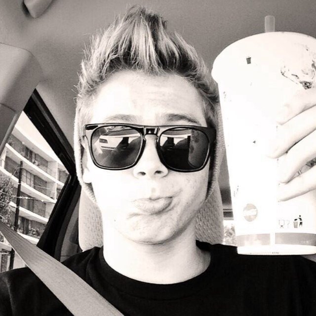 One direction and 5sos can change the way you think :)