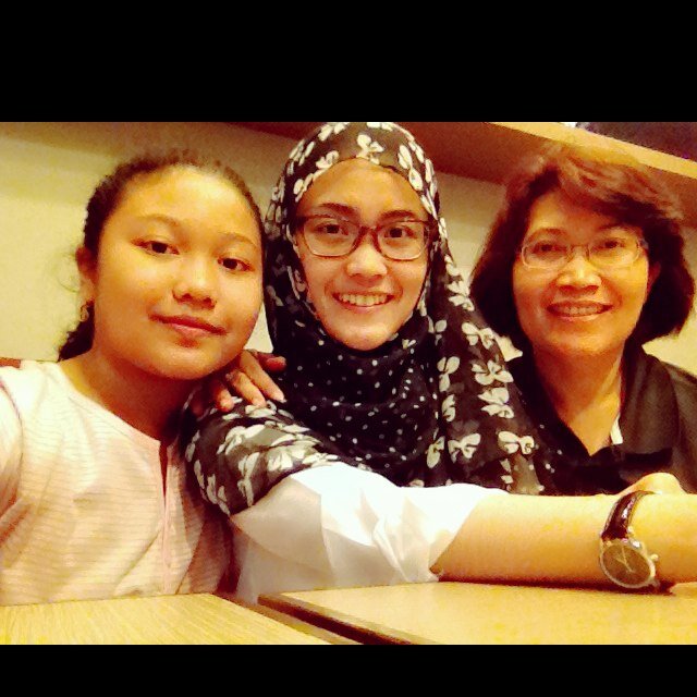 aderiesta's profile picture. 22.medical student