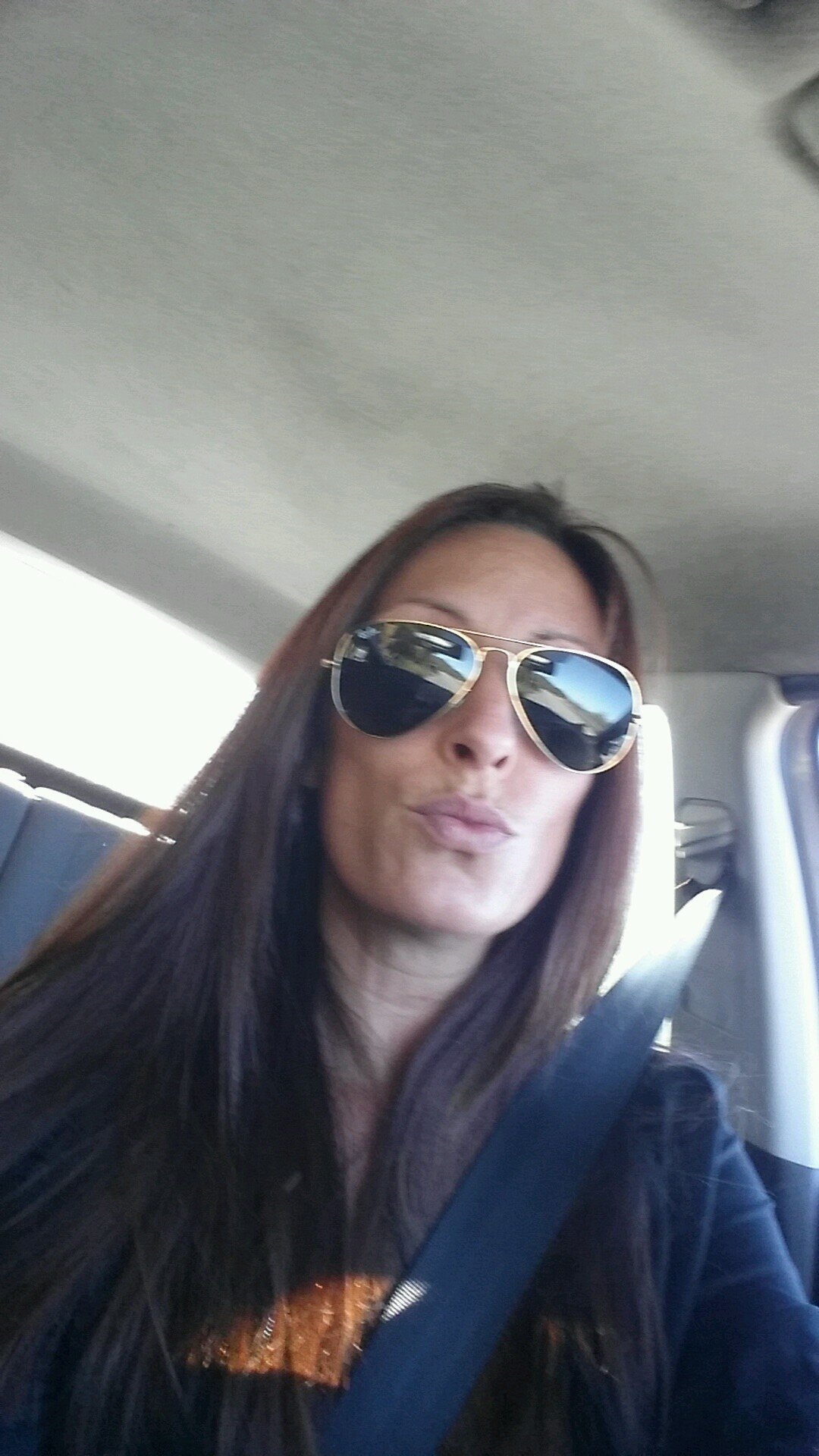 julia2b's profile picture. 