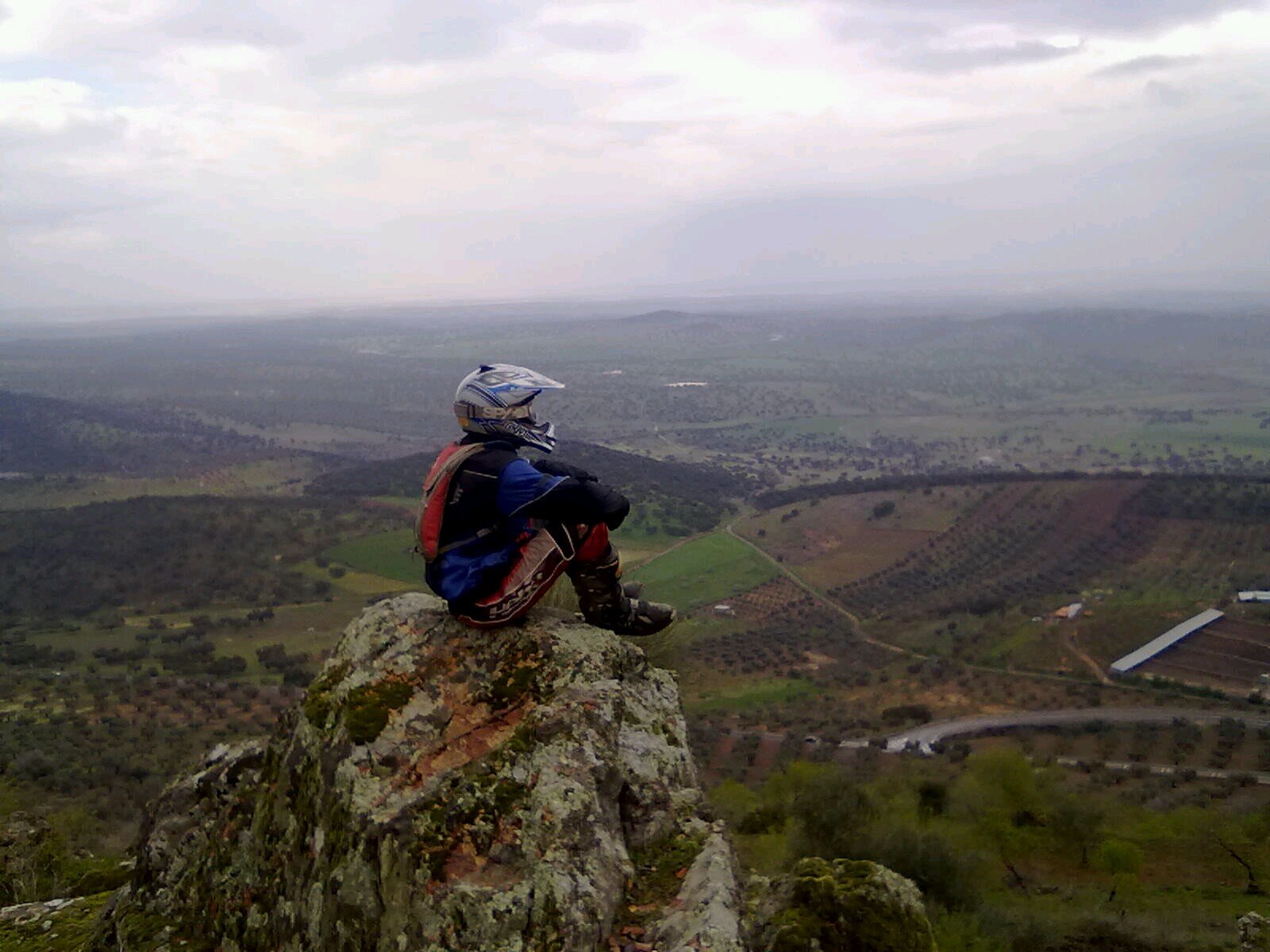 hice la mili en cerro muriano y duermo con la luz apagá. PARA QUE VOY A CAMBIAR, SI YA TENGO SUELTO. Sin dolor, no hay progreso. Nado por el autismo!