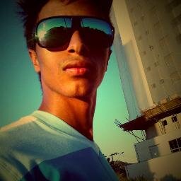 Sou o que sua percepção lhe permite enxergar, não sou tudo aquilo que você quer que eu seja, tal vez eu seja mais que você pensa.Quer saber mias? Segue aew xD