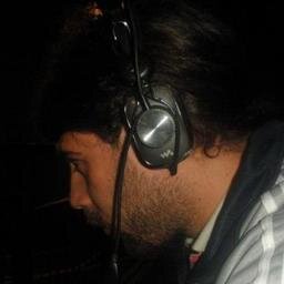 Periodista Deportivo en 90.9 Perfil FM - Columnista Deportes en Pagina 33 - Profesor de Informatica en UTU CETP