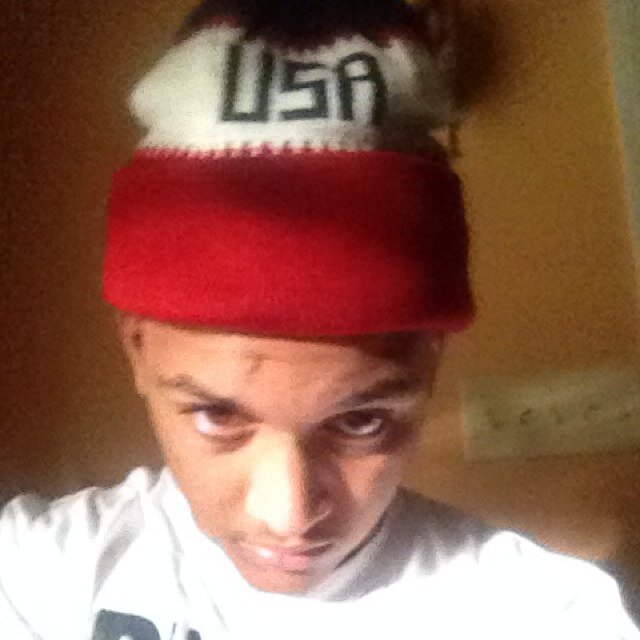 Hi ima damian im 21 year old