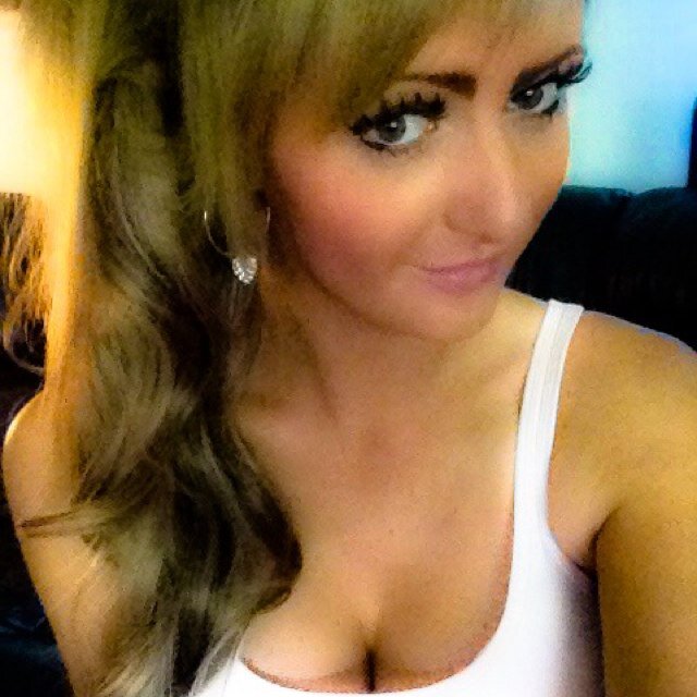 missyc1985's profile picture. British, blonde, independent. Loving life