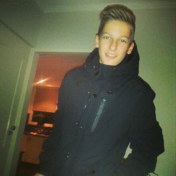 volg me op insta; dennismaessenn