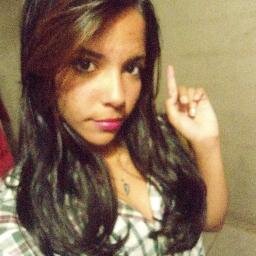 Ultimamente não estou esperando coisas boas, e nem ruins, de nada e nem de ninguém. Por mim, tanto faz, cansei de criar falsas expectativas.