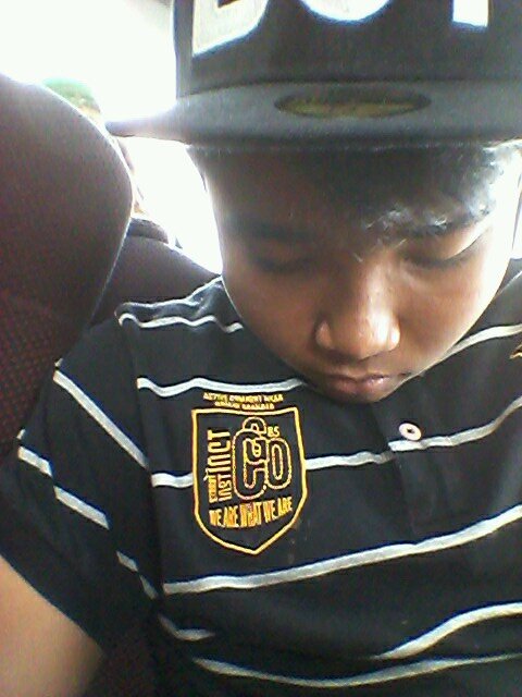 Hye3* My name Is Muhammad Firdauz... but can call me dauz only... my age is 16 years old..
Nice to meet you guyz...!!!