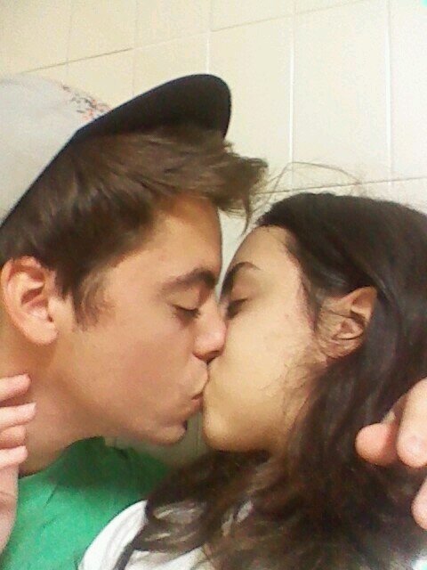 miles de sonrisas, muchos mas besos, montones de deseos, miles de pensamientos, 11 mesazos, dos palabras, un sentimiento, TE AMO  mi corazón @judithpt25 ♥