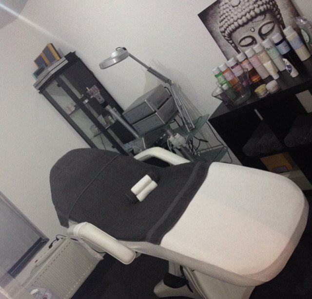 Schoonheidssalon op huidverbeterend niveau, Wimperextensions, Waxing & Gellak