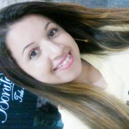 Basta um sorriso, e o dia vence a noite, a vida vence a morte, a fé vence a dor .. É só você acreditar!!