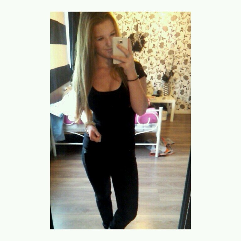 • Hockeyster• Bestfriends @cheyenneilovex ♡ insta; deemihartjj
