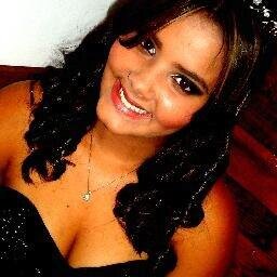 Oi sou a quivana, mais conhecida como quiquilima, esse twitter ser novo, porque raquiaram meu outro com 9.098 seguidores entao fiz esse outro ;)