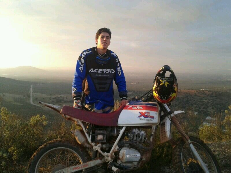 motos,caza,ocio,amigos y  todo lo qué huela a diversión!!
