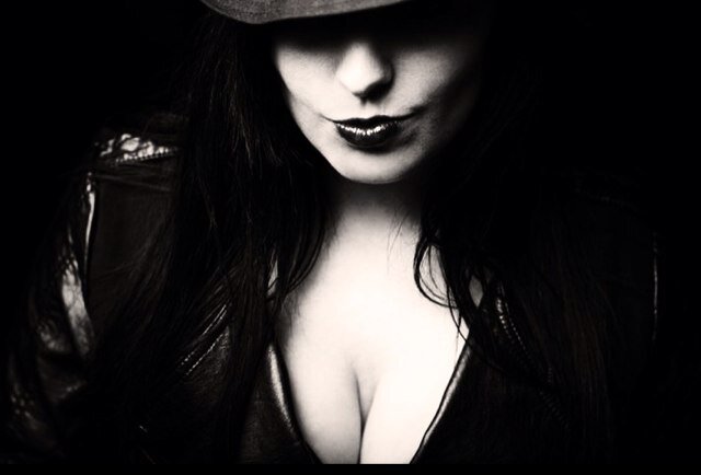 Horny sexy escort and web cammer,