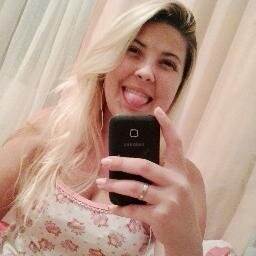 Ariana,chata,ciumenta o mais importante amiga pra toda hora