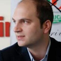 FranzNard's profile picture. Napoletano di nascita, sannita di adozione. 
Due figli e una moglie bellissimi. 
Tifosissimo del Napoli.