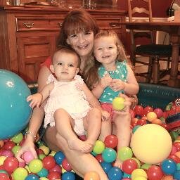 Smallish family. Medium size house. Extra large mess. Can't keep up with any of them. Horrible Housekeeper is my title. PR Friendly. Alt @HomeOnDerange