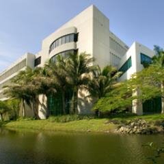 Updates about entrepreneurship students and Prof. Alvarez-Diaz's entrepreneurship classes at UM. Send your pics, news, deals, and good news.#UEntrepreneurs