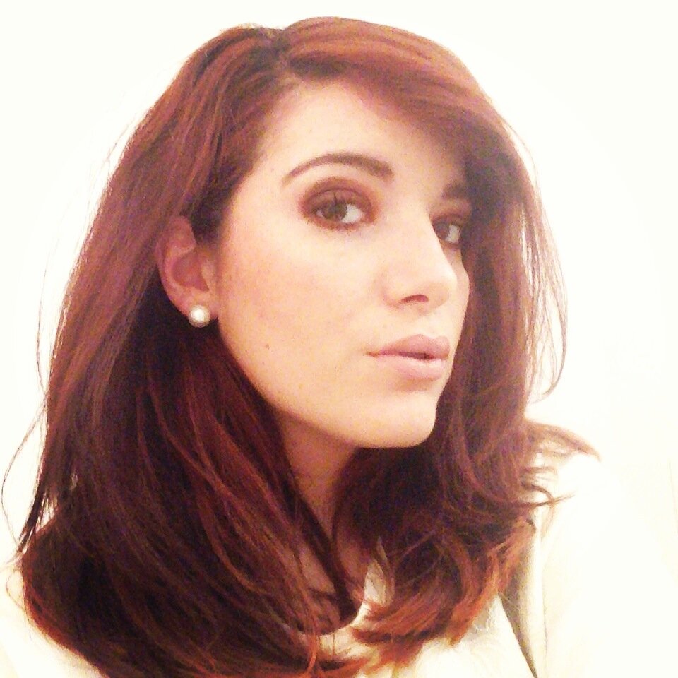 Aspiring Make-Up Artist, German/English Beauty Blogger & proud owner of a gipsy should who loves to explore the world and its beauty! Follow me! :) Xoxo Sam