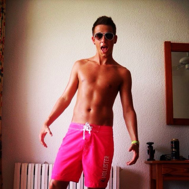 Instagram: reecetownsend
Facebook: reece townsend
Snapchat: reece147
Bbm: 7af82a4c