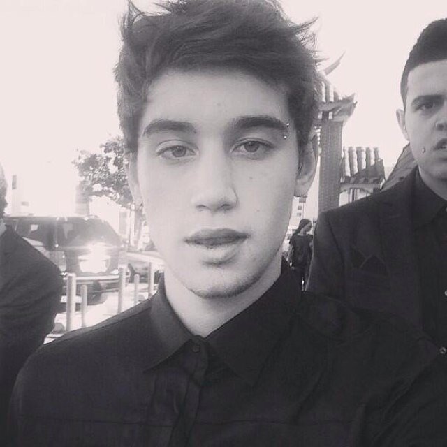 I hope I make you smile // follow @lukeisf_ckperf thankyou! ♡