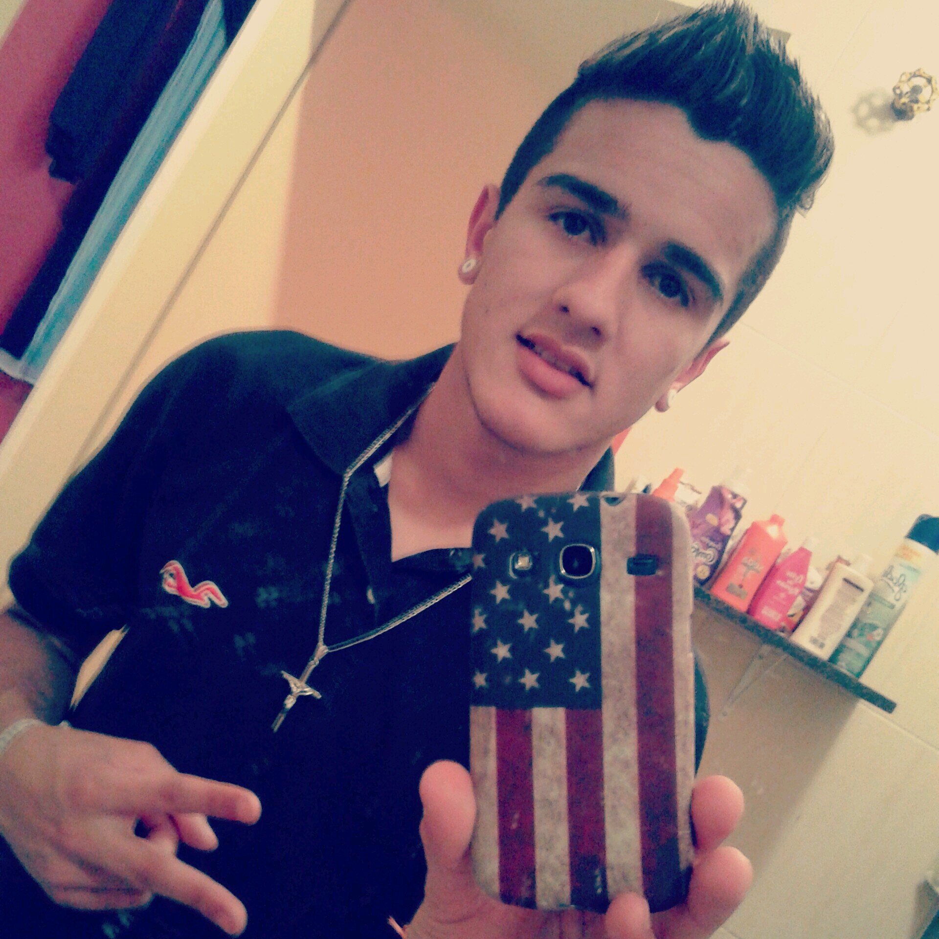 ~* Andy Gomês *~ 19anos , Taurino , #SãoPaulino , ciumento , chato  mais o mais importante sou Feliz!