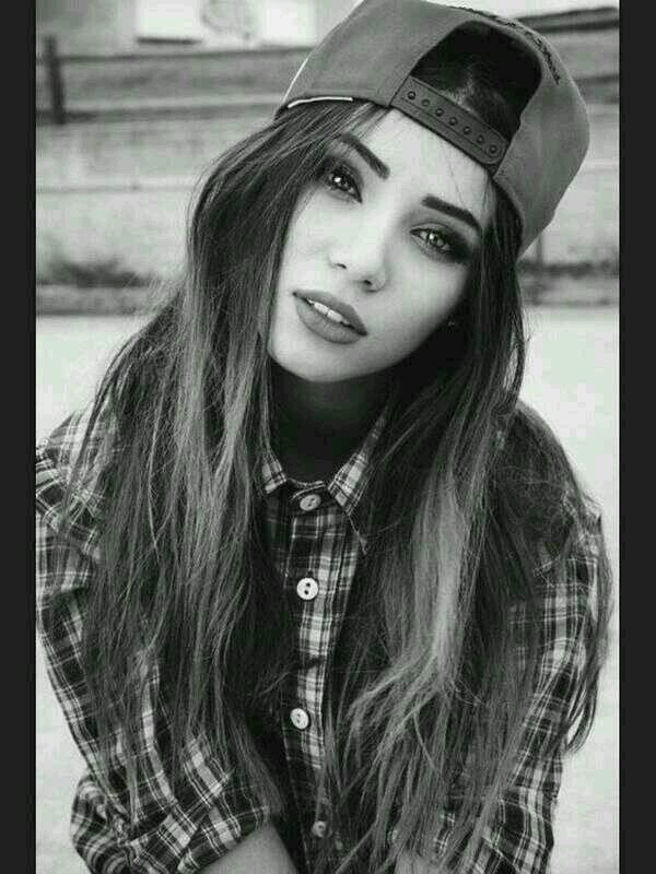 Cuenta creada para desahogarme. Sueños rotos. Una chica normal que se enamoró de las cuchillas. La gorda de siempre.