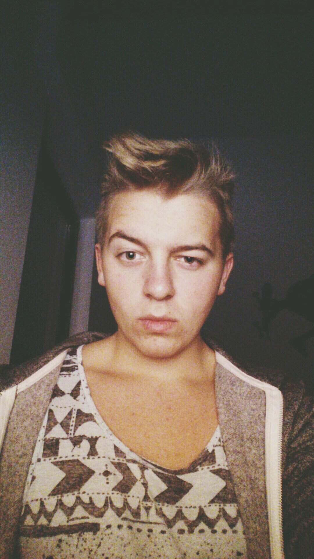 Just chillin..be healthy

16 years old.
 follow me