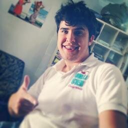 Um adolecente , Revoltado, Apaixonado, Bebado, Festero , Encrenqueiro, Simpatico, Talves Dramatico, Porem Vivo a Vida Intensamente, Sem Medo de Errar !!!