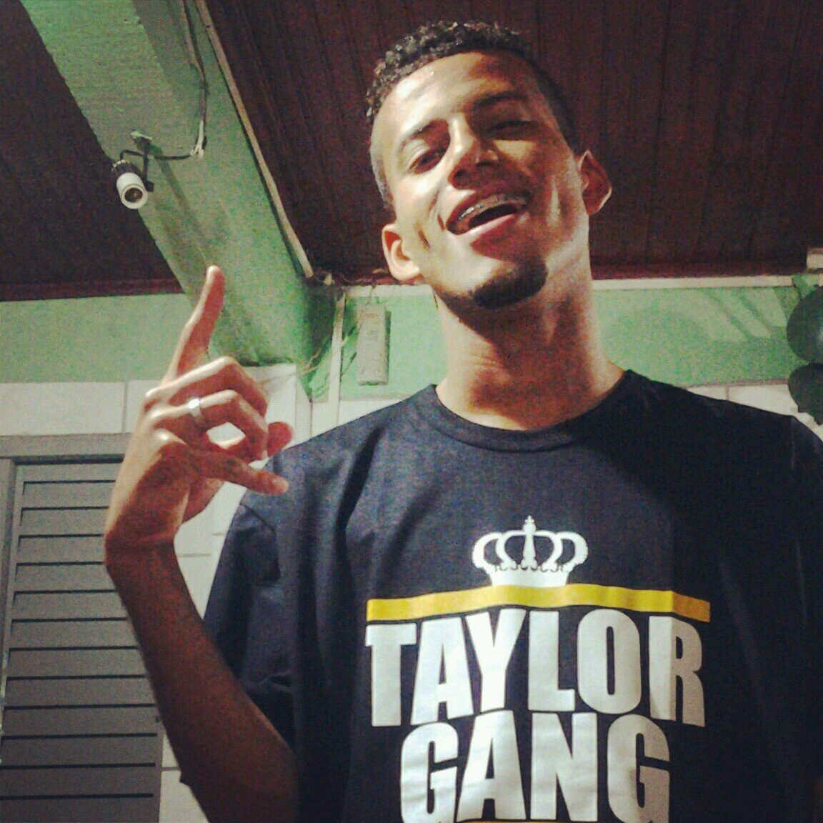 Eu o livrarei e glorificarei. Vou saciá-los de longos dias
e lhe farei ver a minha salvação.” ► http://t.co/aVlaVRxx ProjectHollywood #FREEKUSH !!!